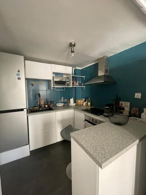 Charming Apartment 40 M2, 10Th Paris Luaran gambar