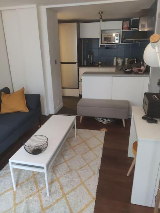 Charming Apartment 40 M2, 10Th Paris Luaran gambar