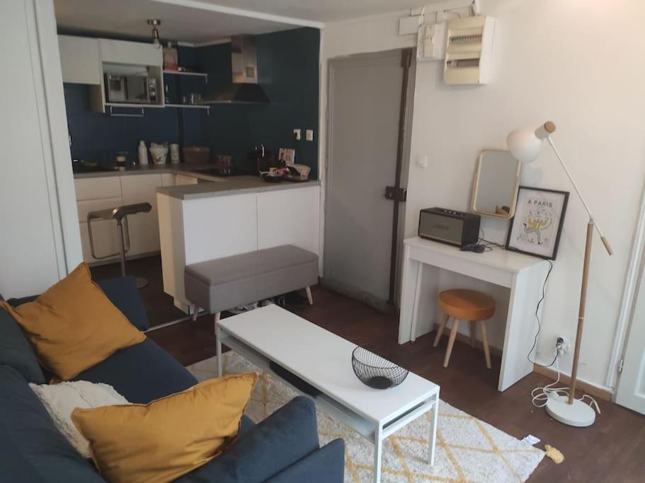 Charming Apartment 40 M2, 10Th Paris Luaran gambar
